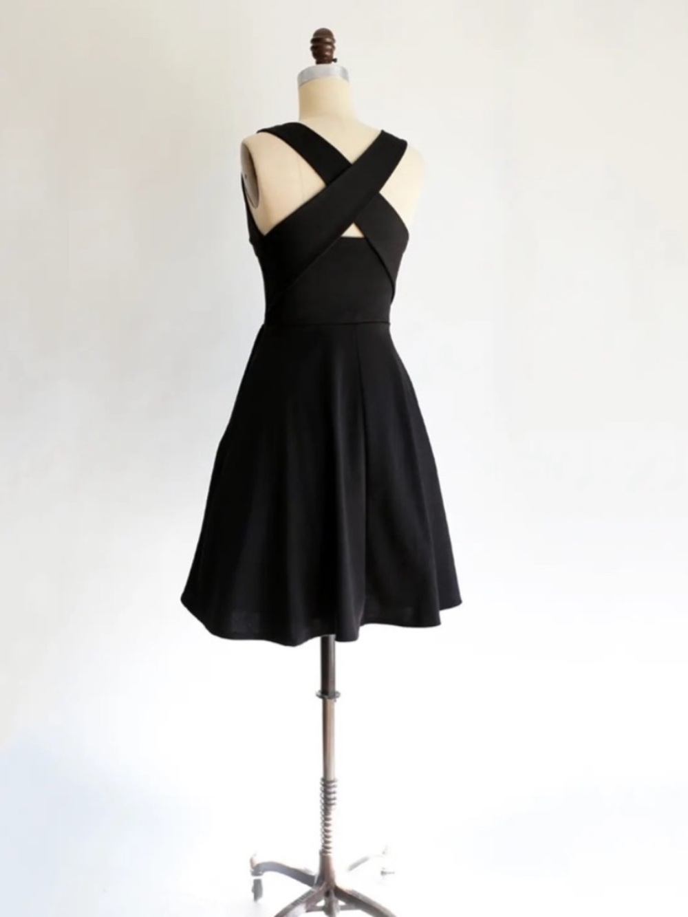 Black Apricity / Fleet Collection strappy back jersey criss cross dress Sz S